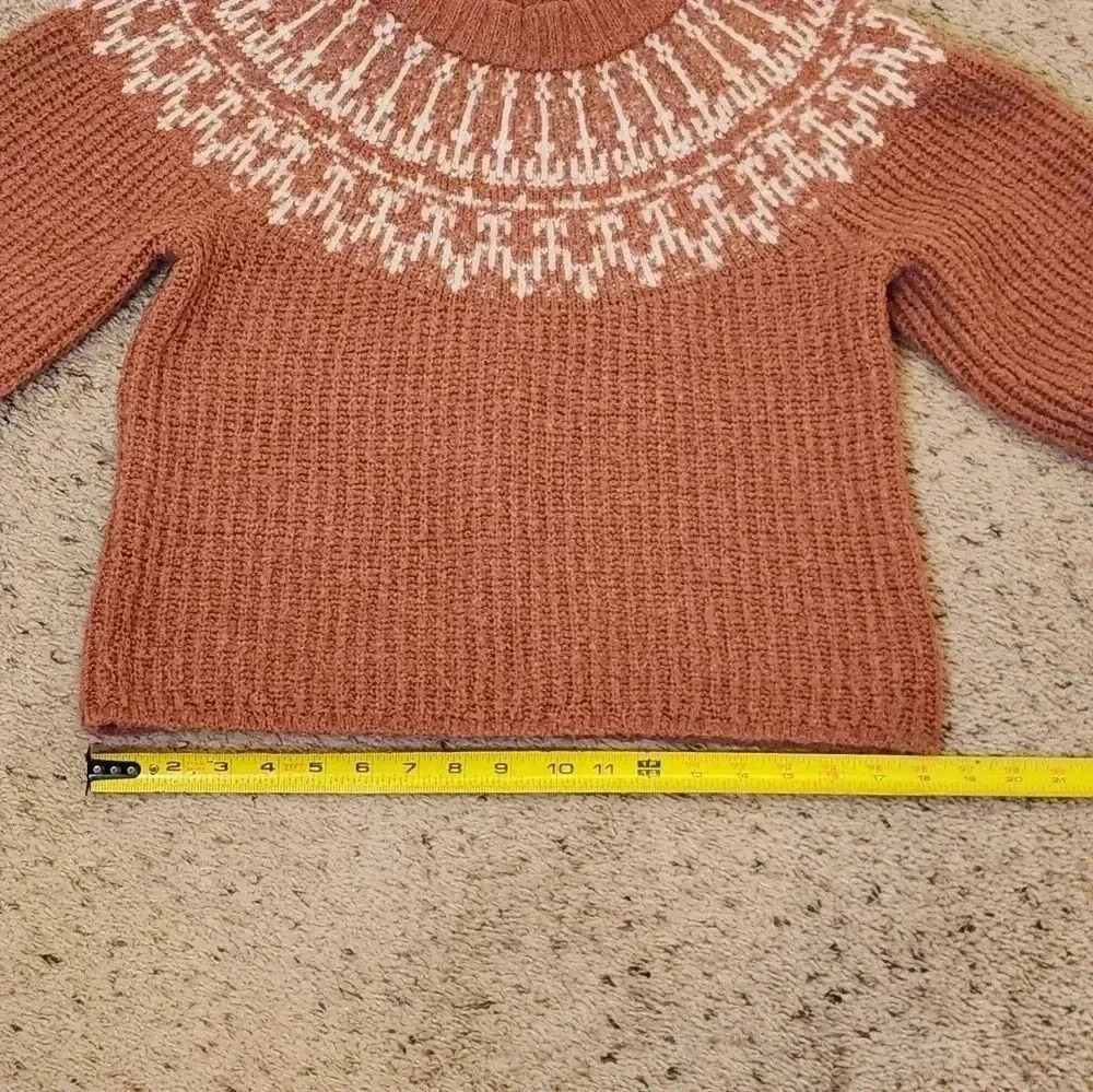 Universal Thread Chunky Cropped Long Capped Sleev… - image 8